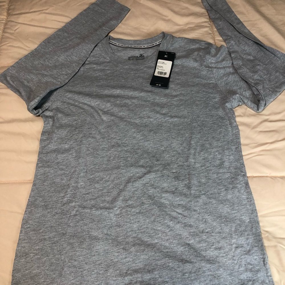 Brand new! Womens Medium. Mizuno Tee